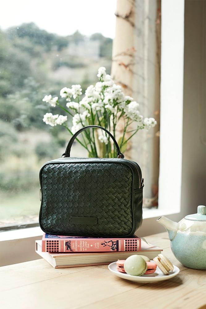 Abbacino Bandolera De Piel Trenzada En Verde