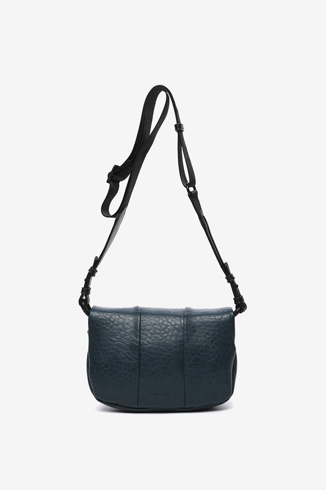 Abbacino Bandolera En Materiales Reciclados Azul