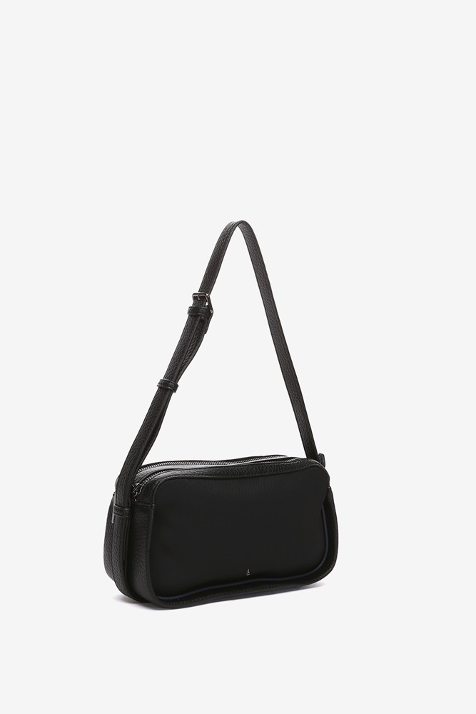 Abbacino Bandolera en materiales reciclados negro