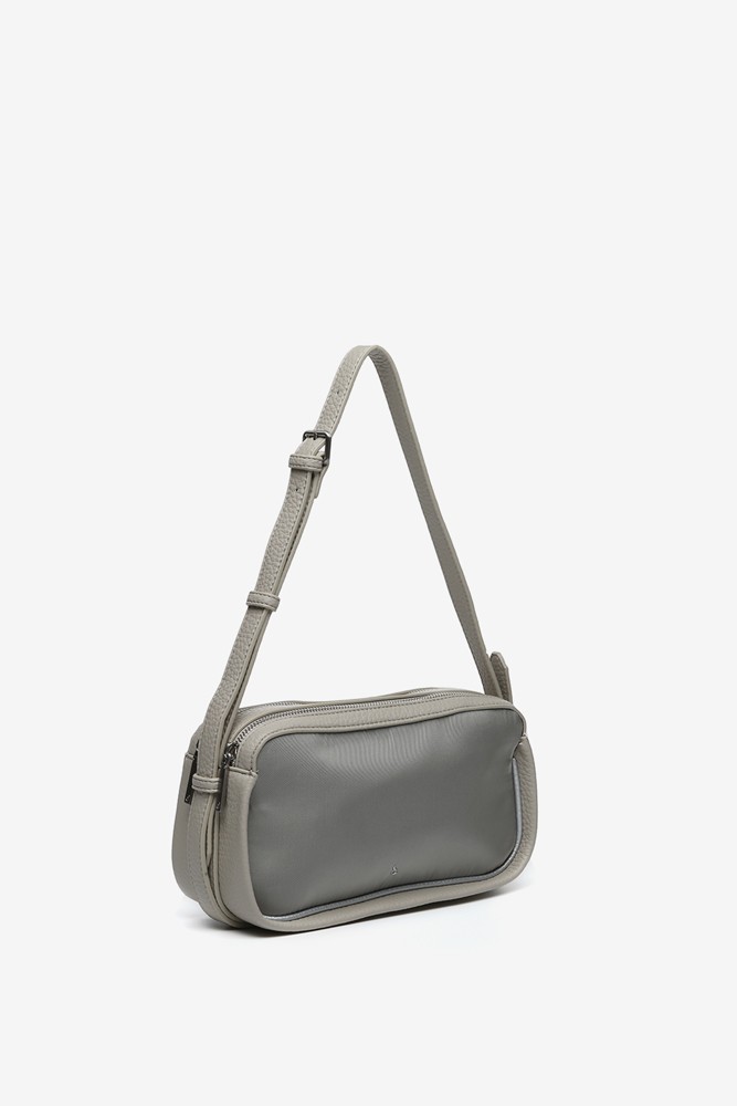 Abbacino Bandolera En Materiales Reciclados Plata