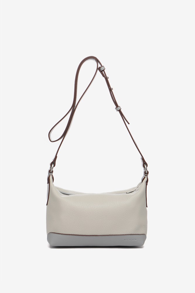 Abbacino Bandolera En Materiales Reciclados En Gris