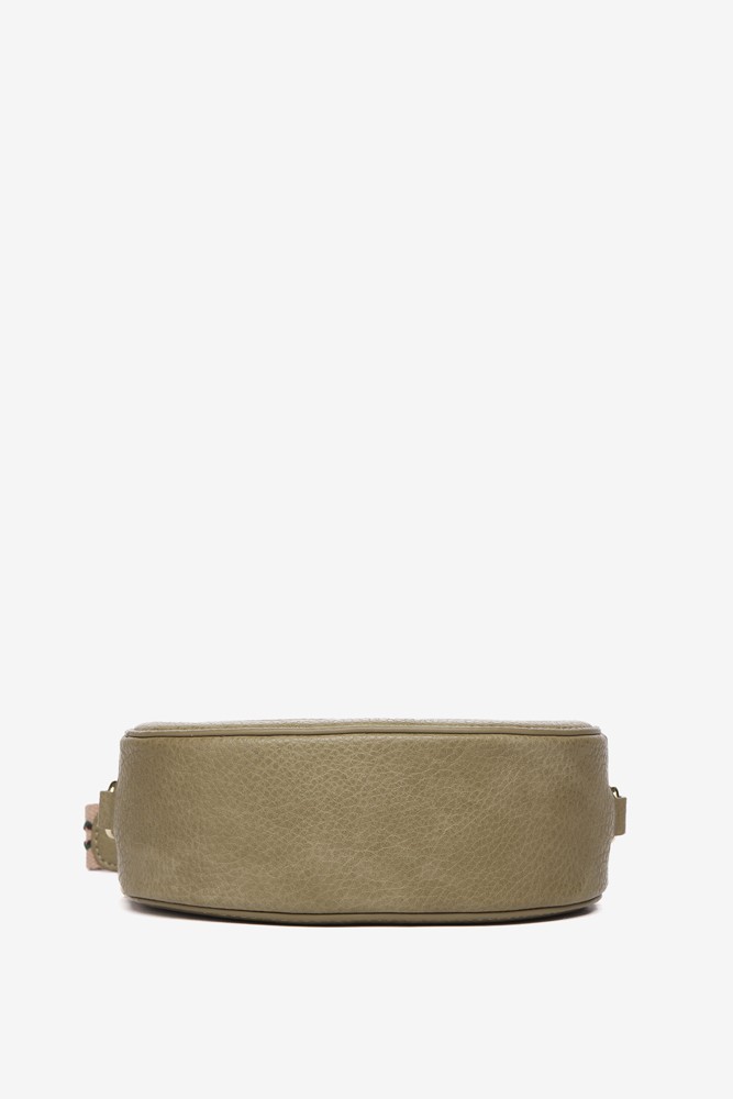 Abbacino Bandolera En Materiales Reciclados En Verde