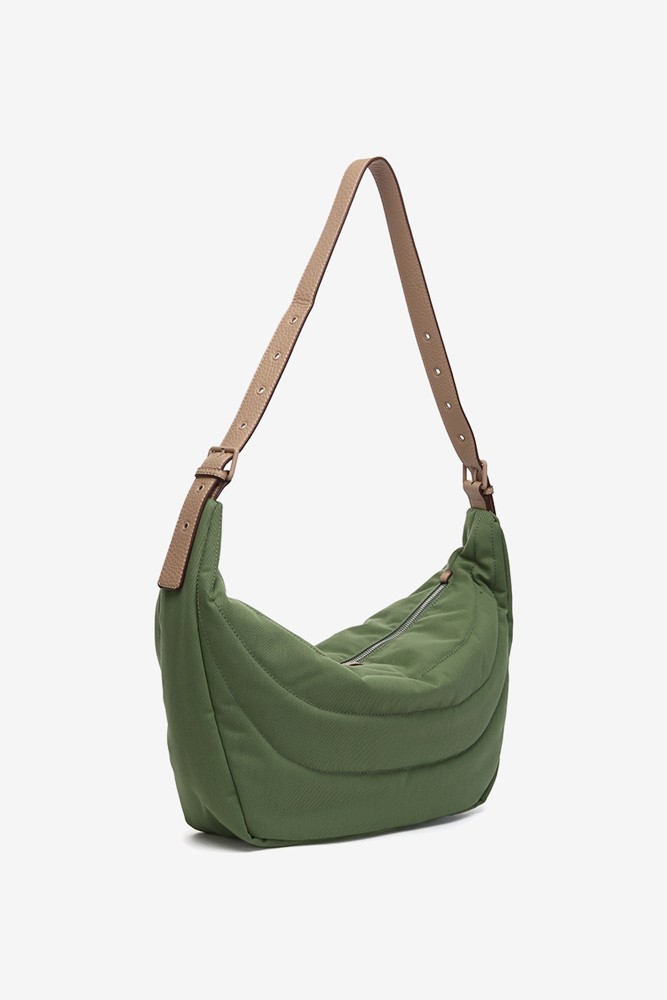 Abbacino Bandolera en materiales reciclados y acolchados verde