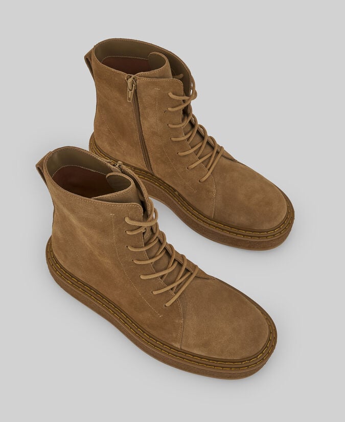 Adolfo dominguez Bota ante cordones mujer