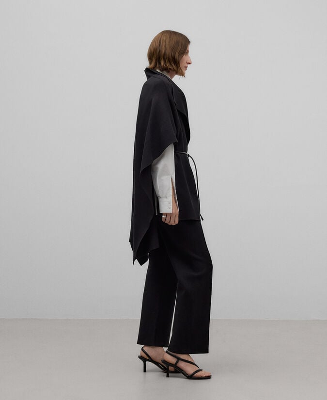 Adolfo Dominguez Capa Punto Con Cinturón Mujer