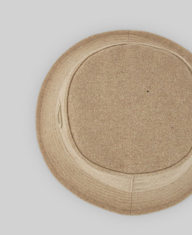 Adolfo dominguez Gorro textura logo bordado mujer