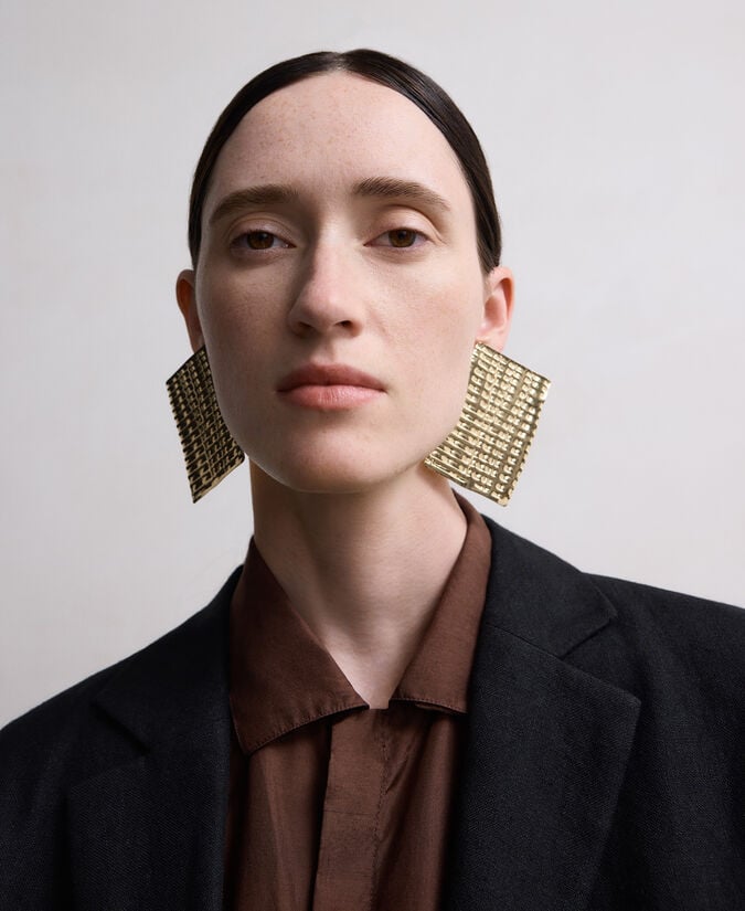 Adolfo Dominguez Pendientes Planos Textura Mujer