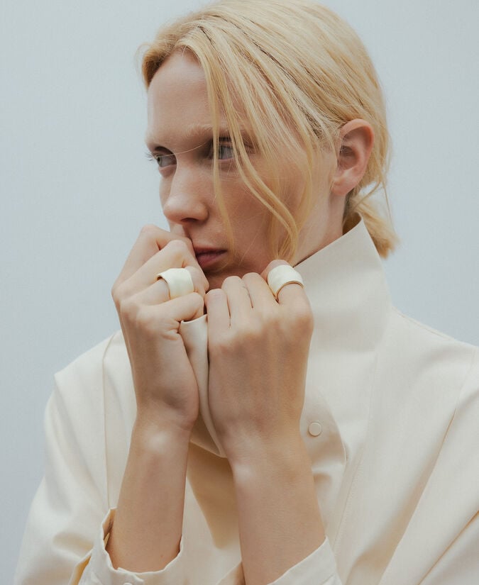 Adolfo Dominguez Anillo Irregular Metal Lacado Mujer