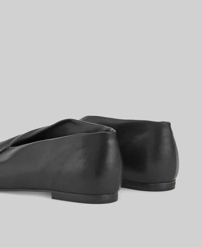 Adolfo Dominguez Bailarina De Punta Escote Asimétrico