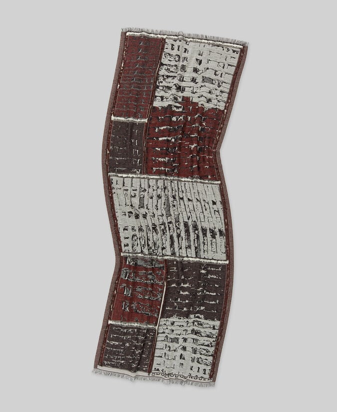 Adolfo dominguez Chal bordado estampado texturas mujer