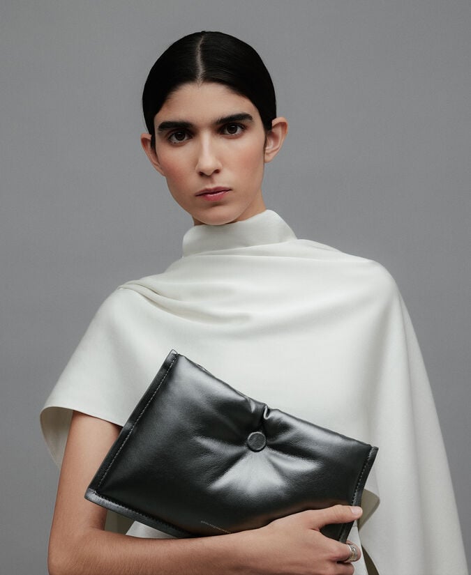 Adolfo Dominguez Clutch Acolchado Plata Negra Mujer