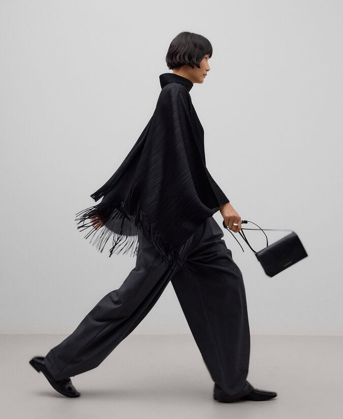 Adolfo dominguez Poncho tejido plisado flecos mujer