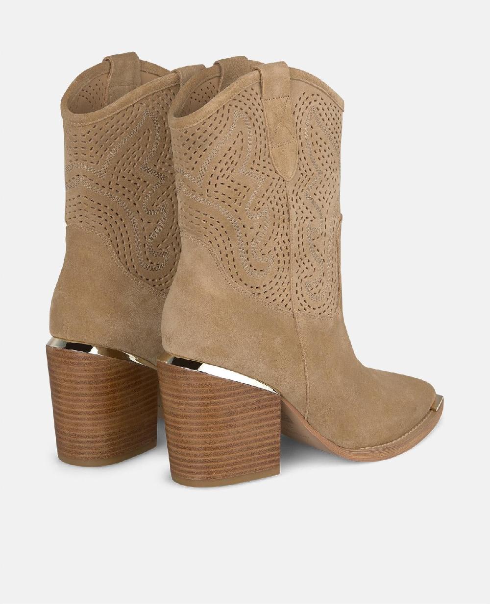 Alma En Pena BOTÍN COWBOY DETALLES BORDADOS