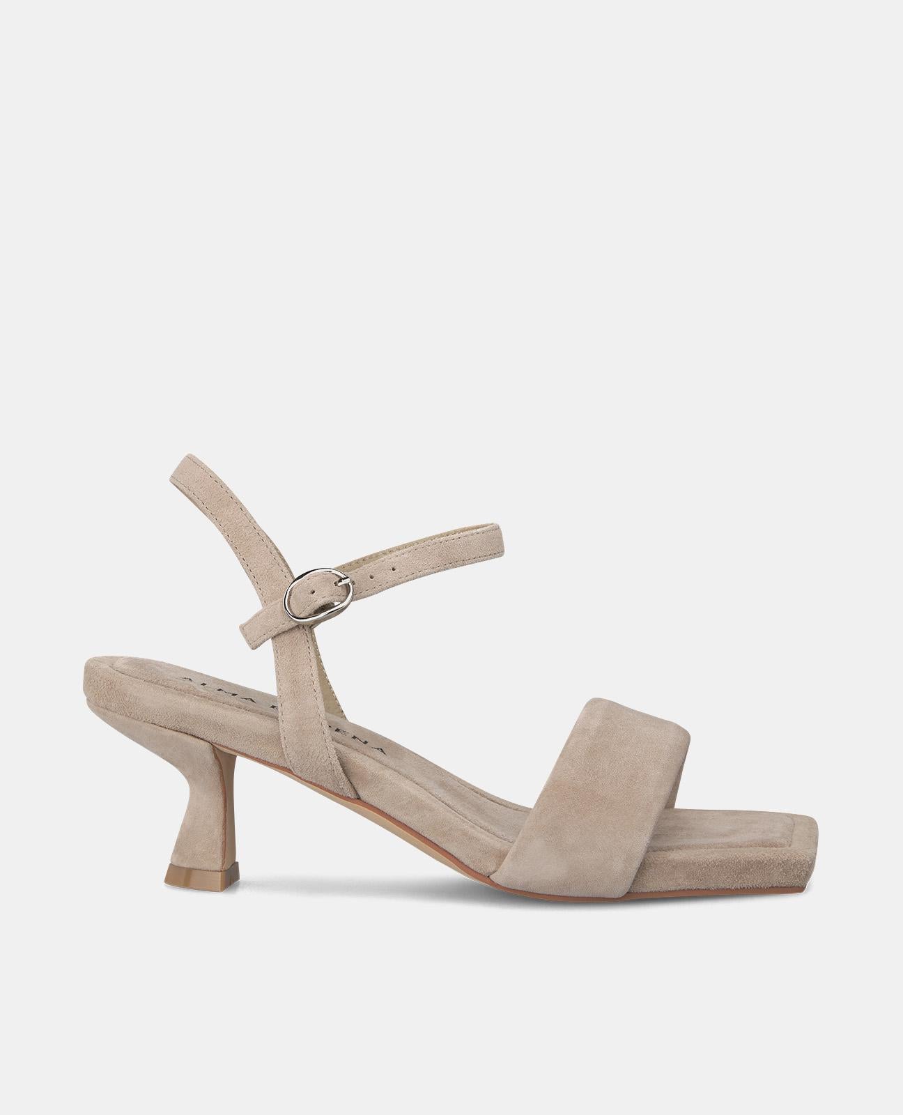 Alma en pena SANDALIA TACÓN BAJO PULSERA