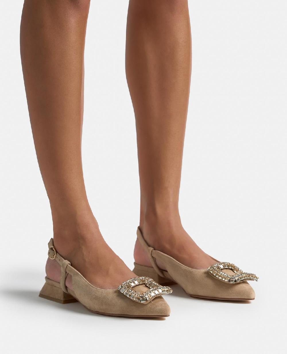 Alma En Pena ZAPATO CON BROCHE PLANO