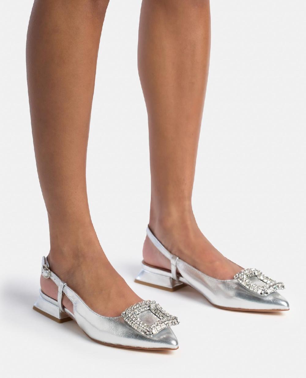 Alma En Pena ZAPATO CON BROCHE PLANO