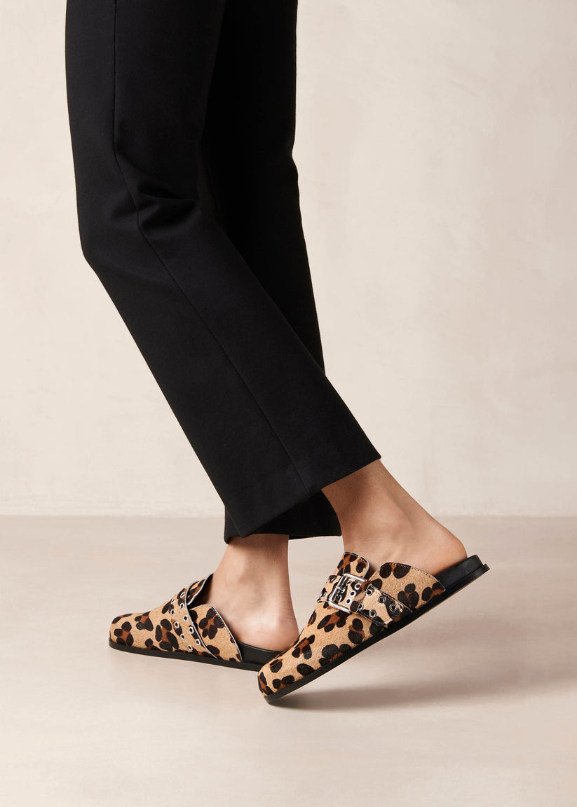 Alohas Halia Zuecos De Cuero Efecto Leopardo