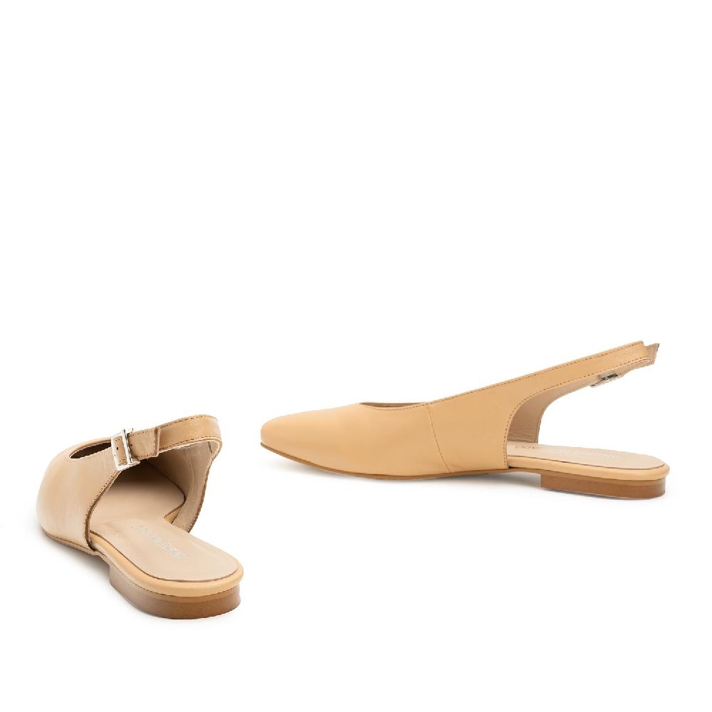 Andres Machado Bailarina Destalonada En Piel Beige