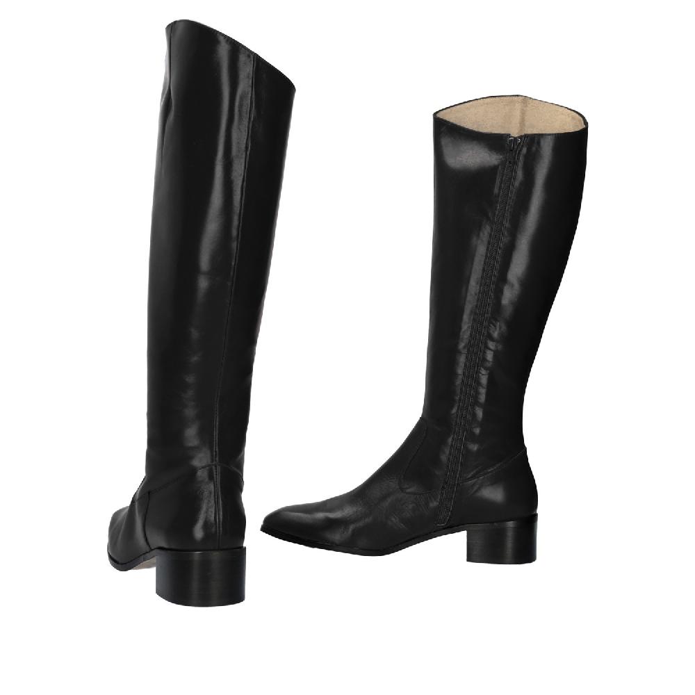 Andres Machado Bota Alta Tacón En Piel Negro