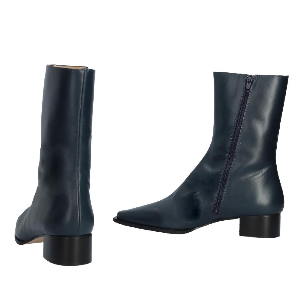 Andres Machado Botín Tacón En Piel De Color Marino