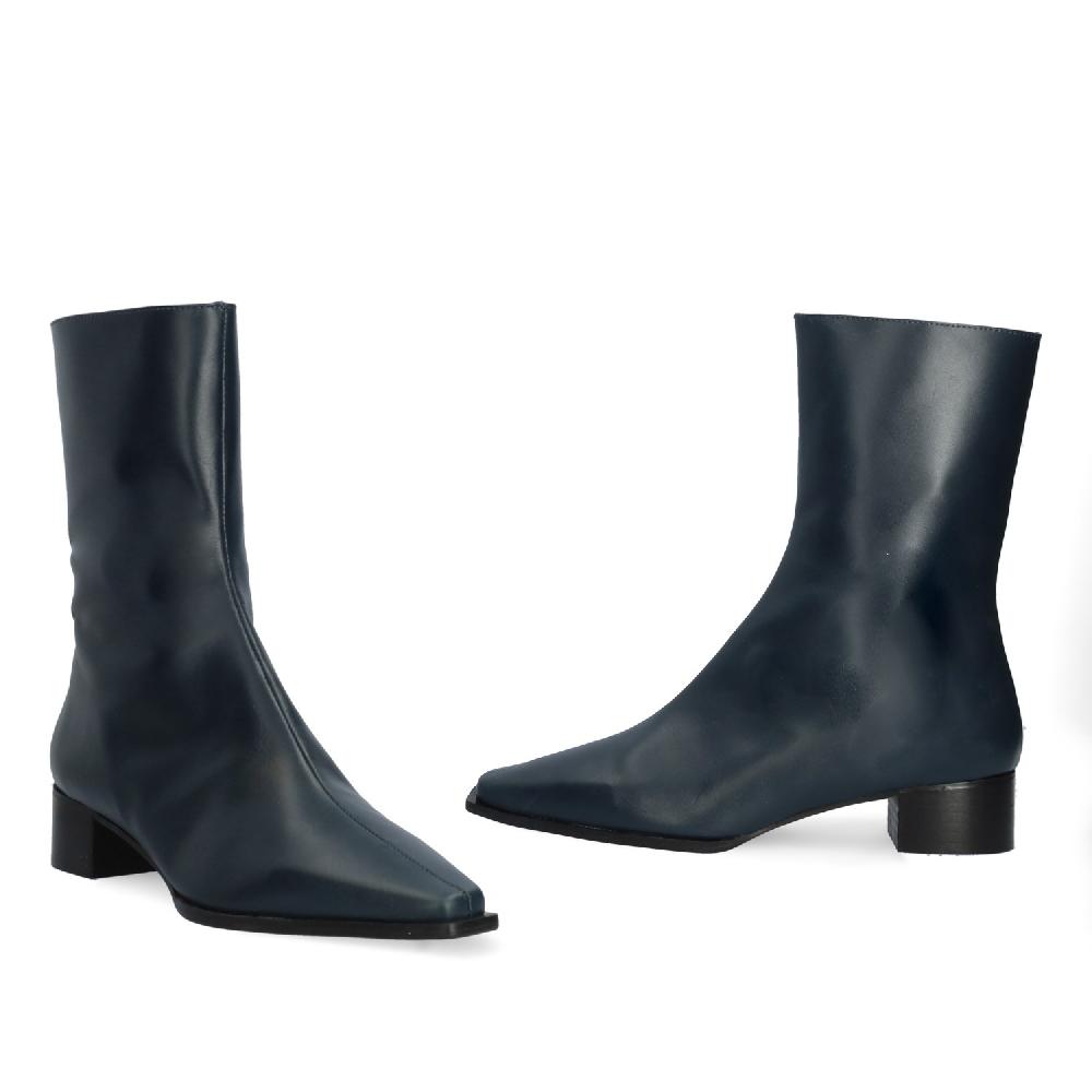 Andres Machado Botín Tacón En Piel De Color Marino