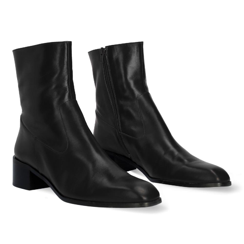 Andres machado Botín tacón en piel negro