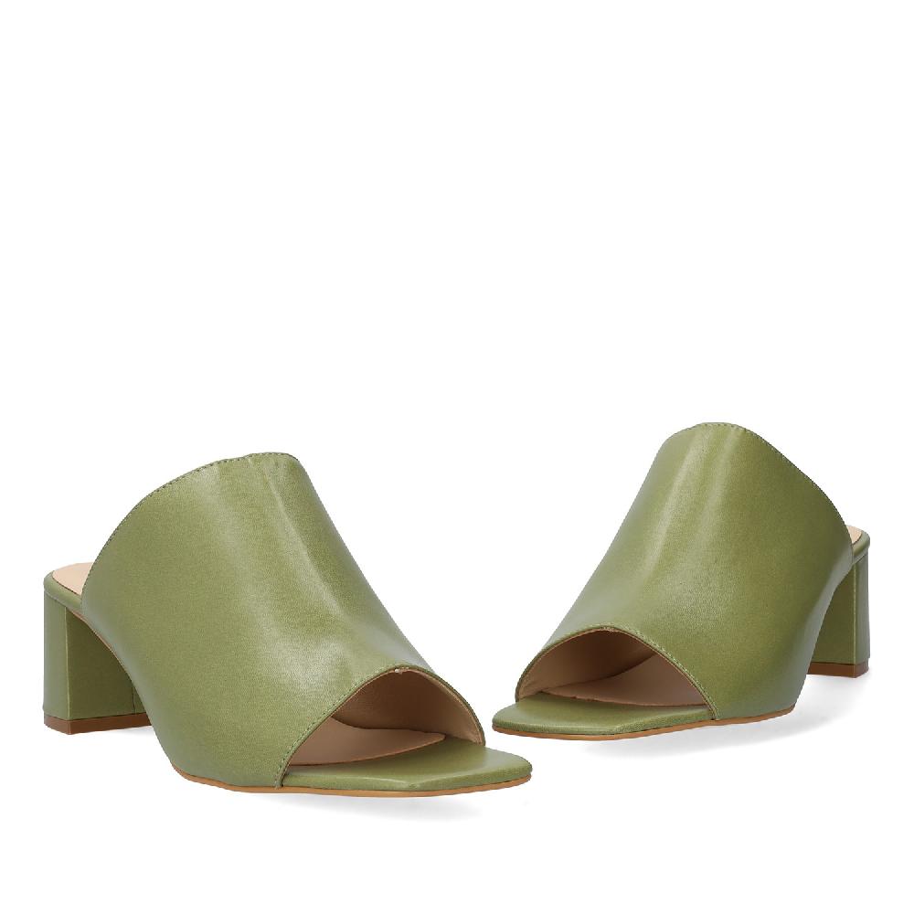 Andres Machado Mule Con Tacón En Piel Kaki