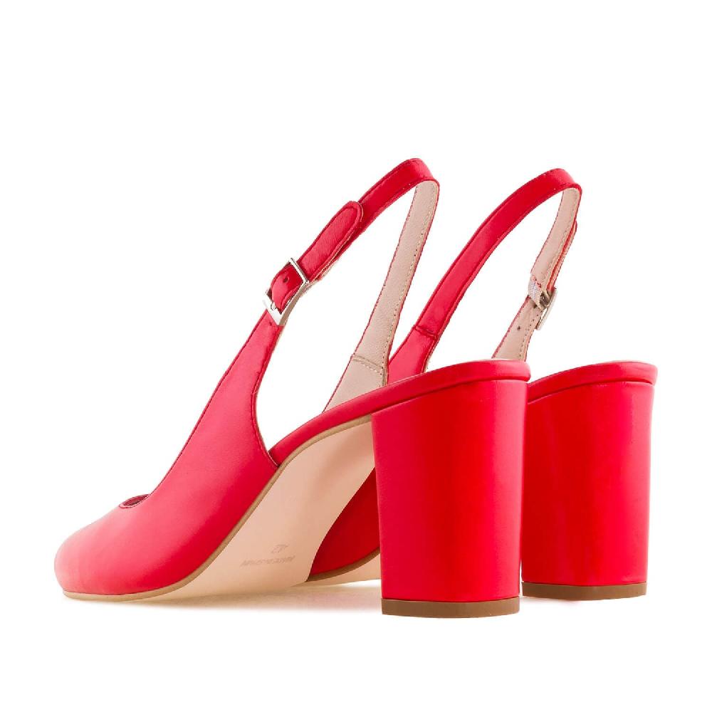 Andres Machado Salon Destalonado En Piel Napa Rojo