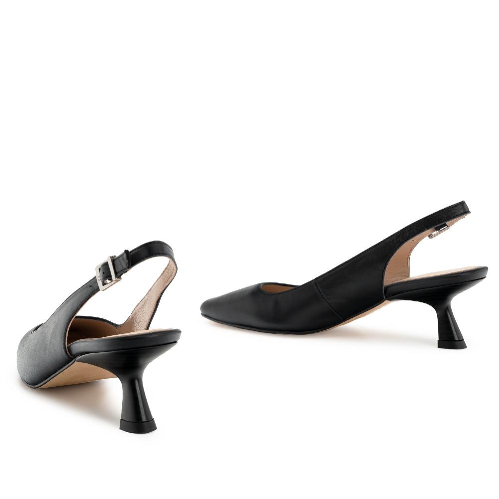 Andres Machado Salón Destalonado En Piel Negra