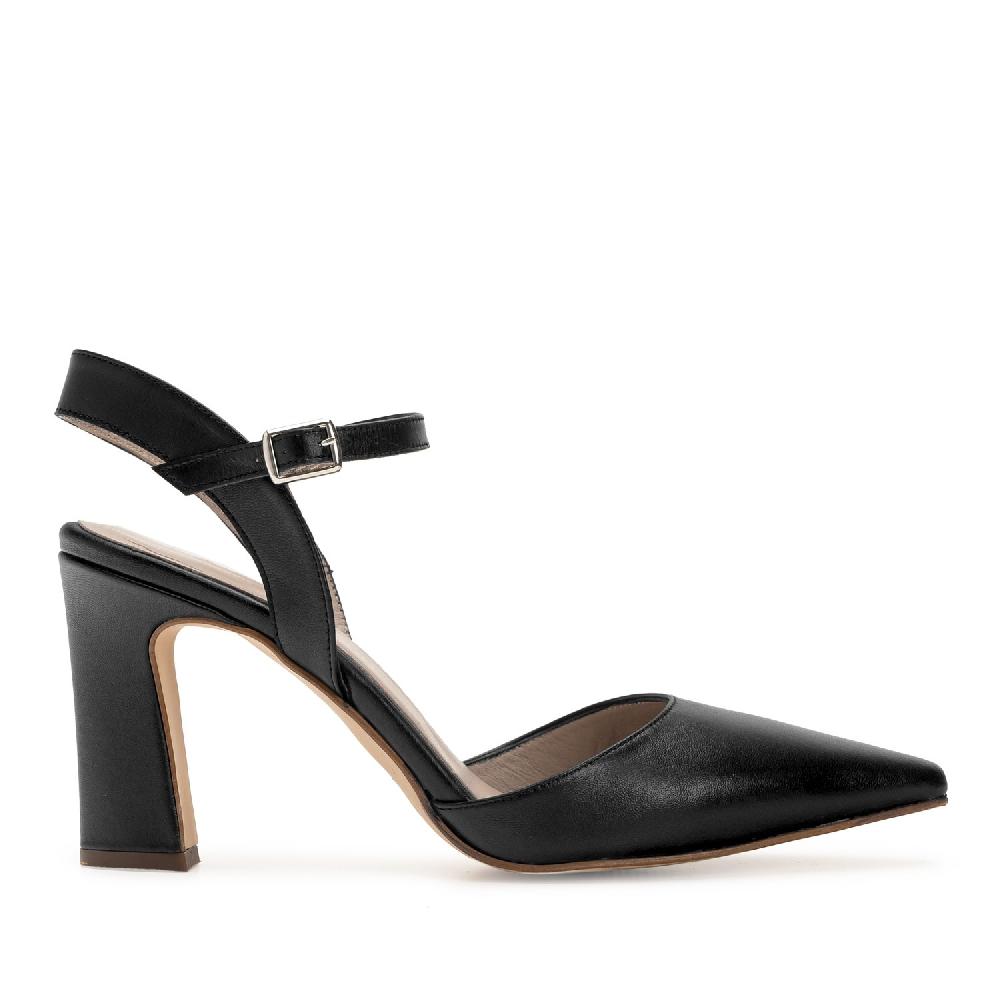 Andres Machado Salón Destalonado En Piel Negro