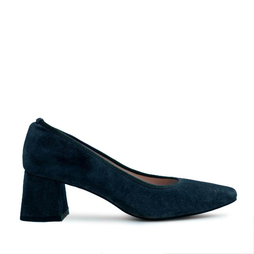 Andres Machado Salón En Serraje Marino