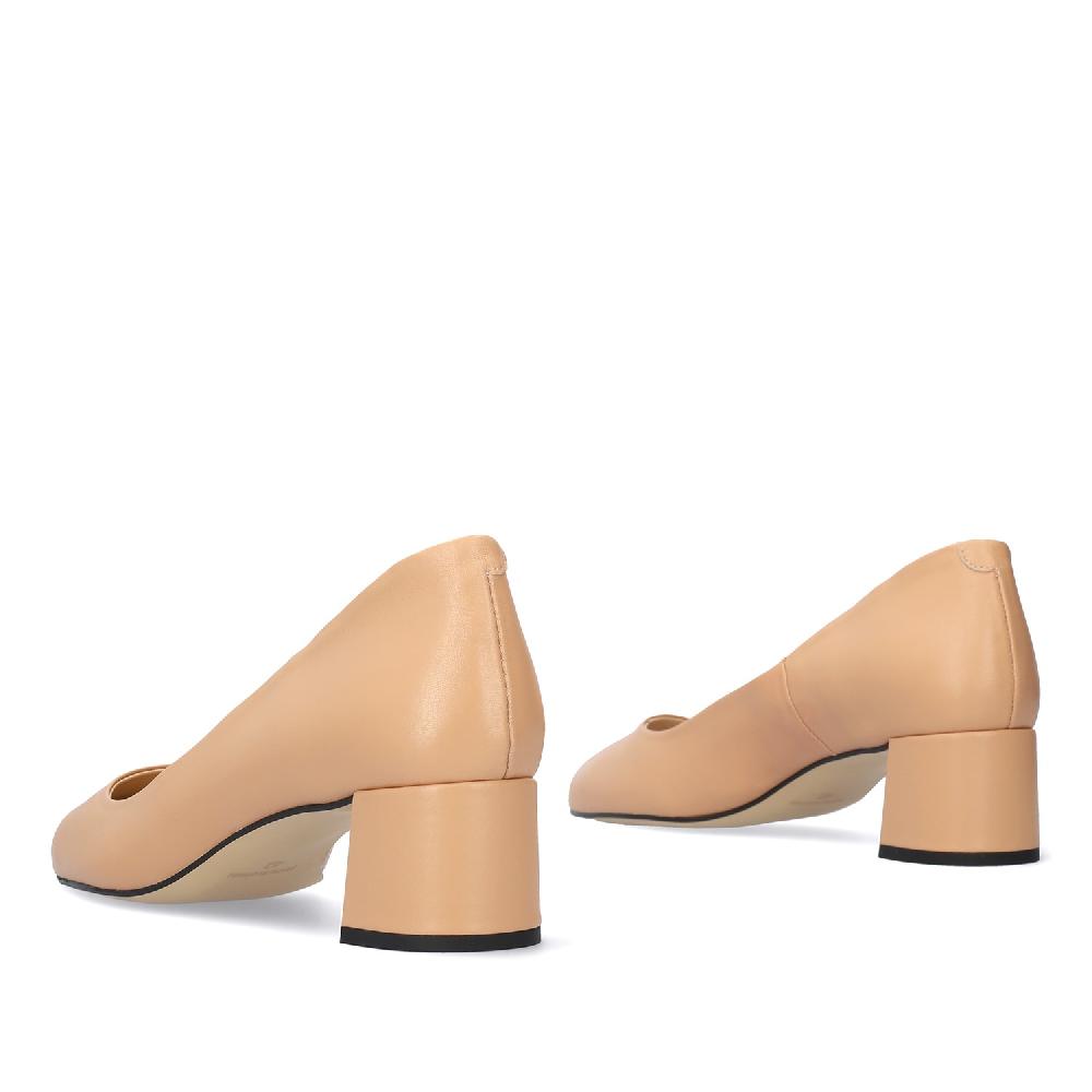 Andres Machado Salón Piel Beige