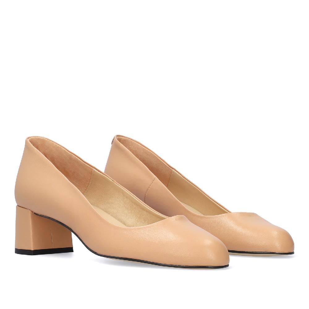 Andres machado Salón Piel Beige