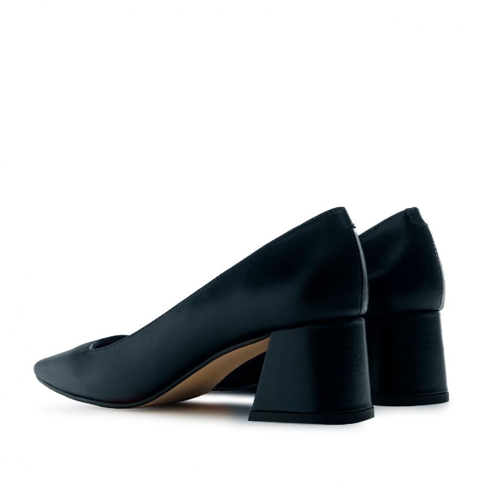 Andres Machado Salón Piel Marino