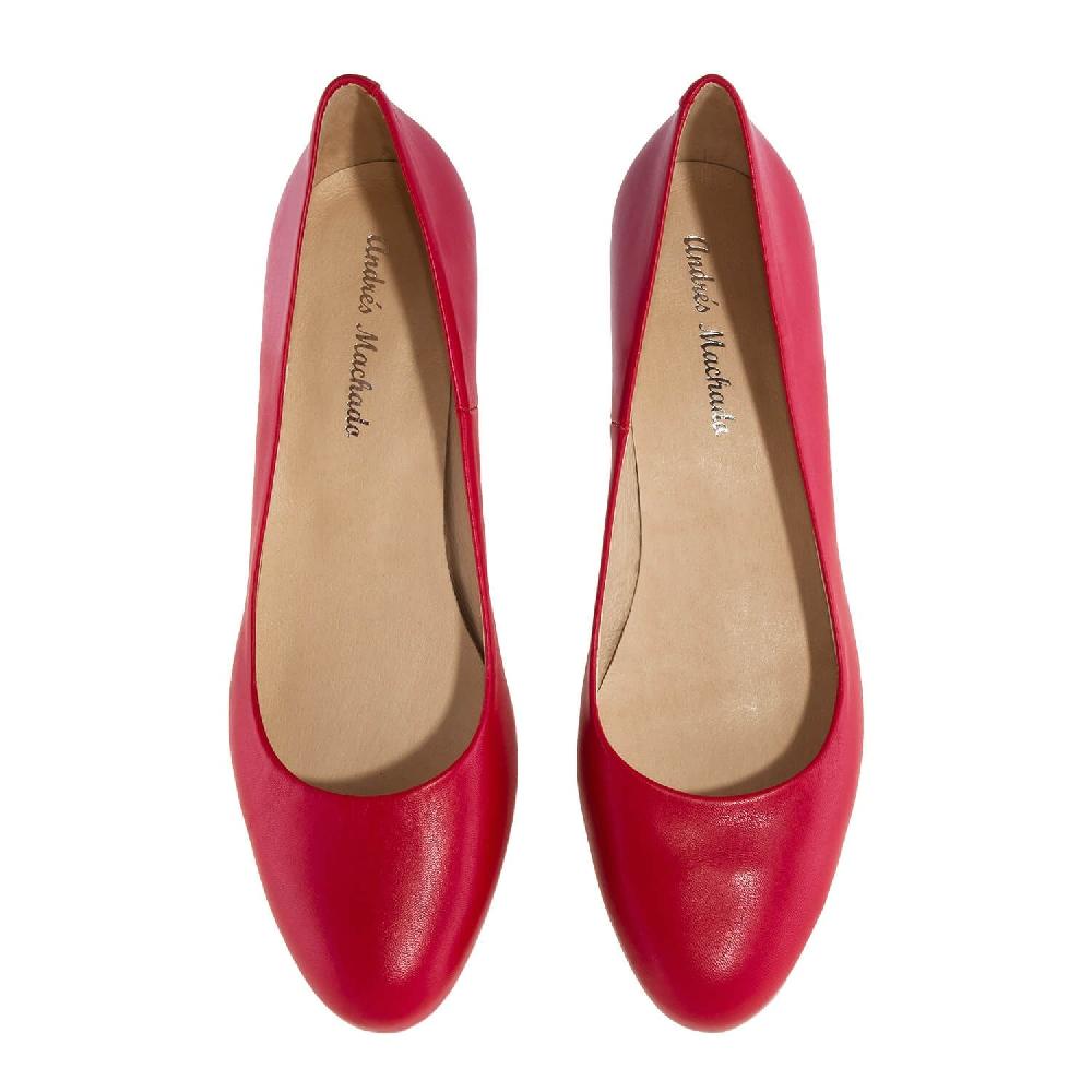 Andres Machado Salón Piel Rojo