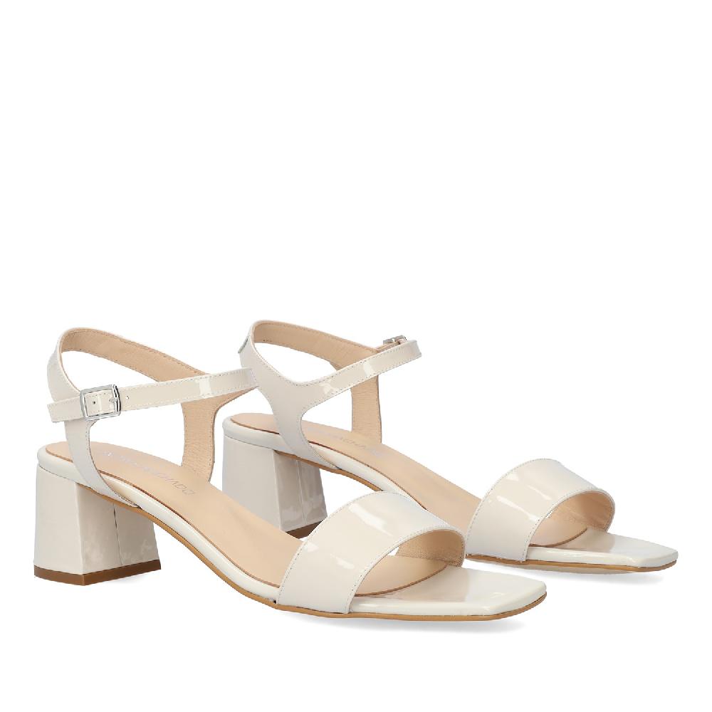 Andres machado Sandalia charol en piel Hielo