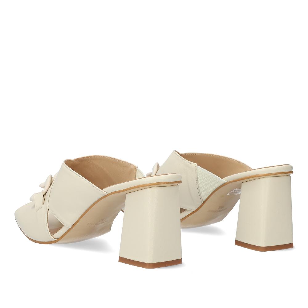 Andres Machado Sandalia Con Tacón En Piel Hielo