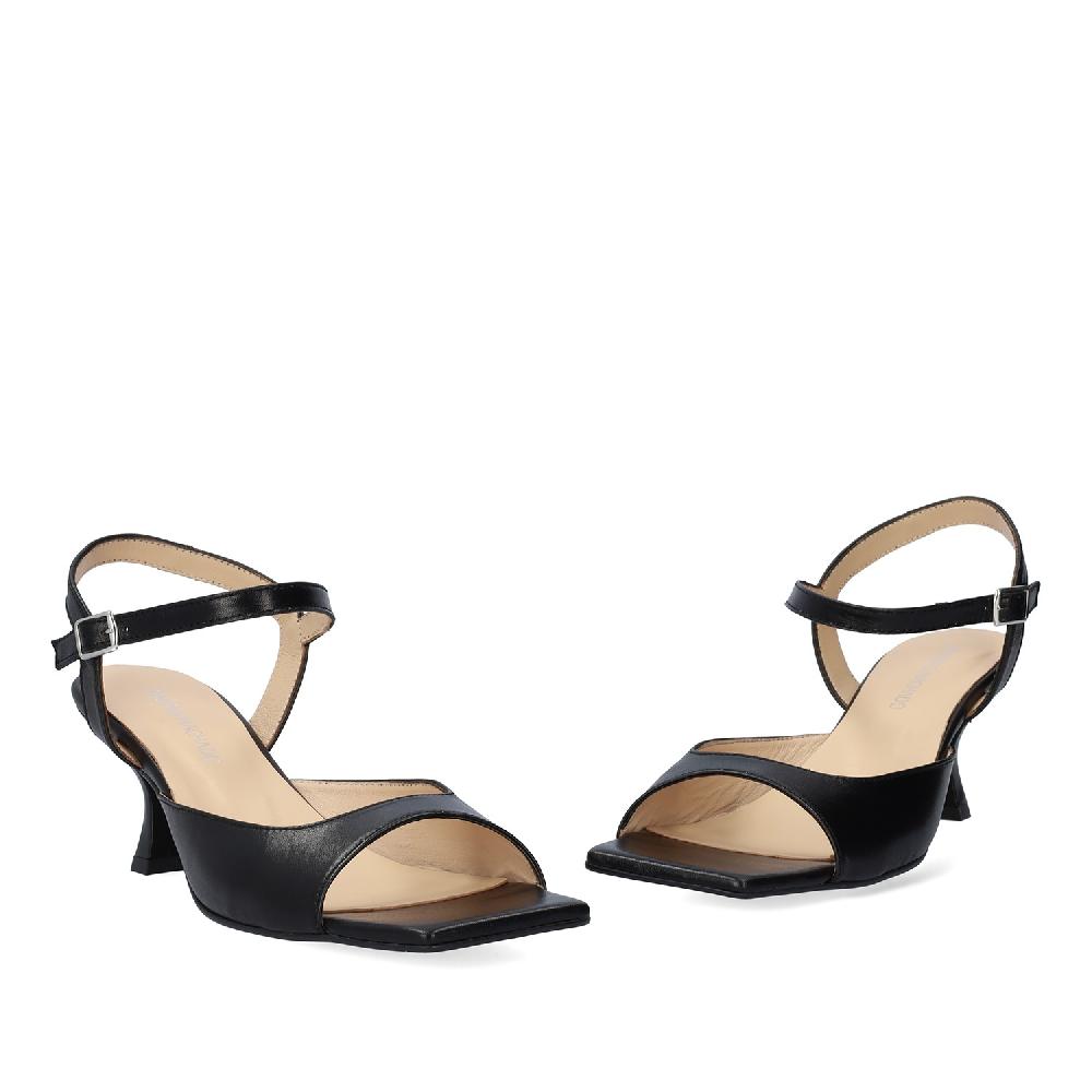 Andres Machado Sandalia Con Tacón En Piel Negro