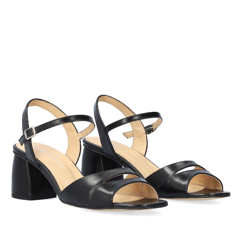 Andres machado Sandalia con tacón en piel negro