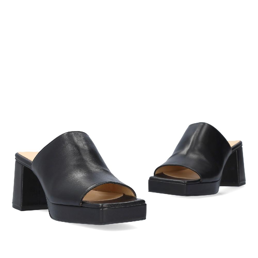 Andres Machado Mule Con Tacón Y Plataforma En Piel Negro
