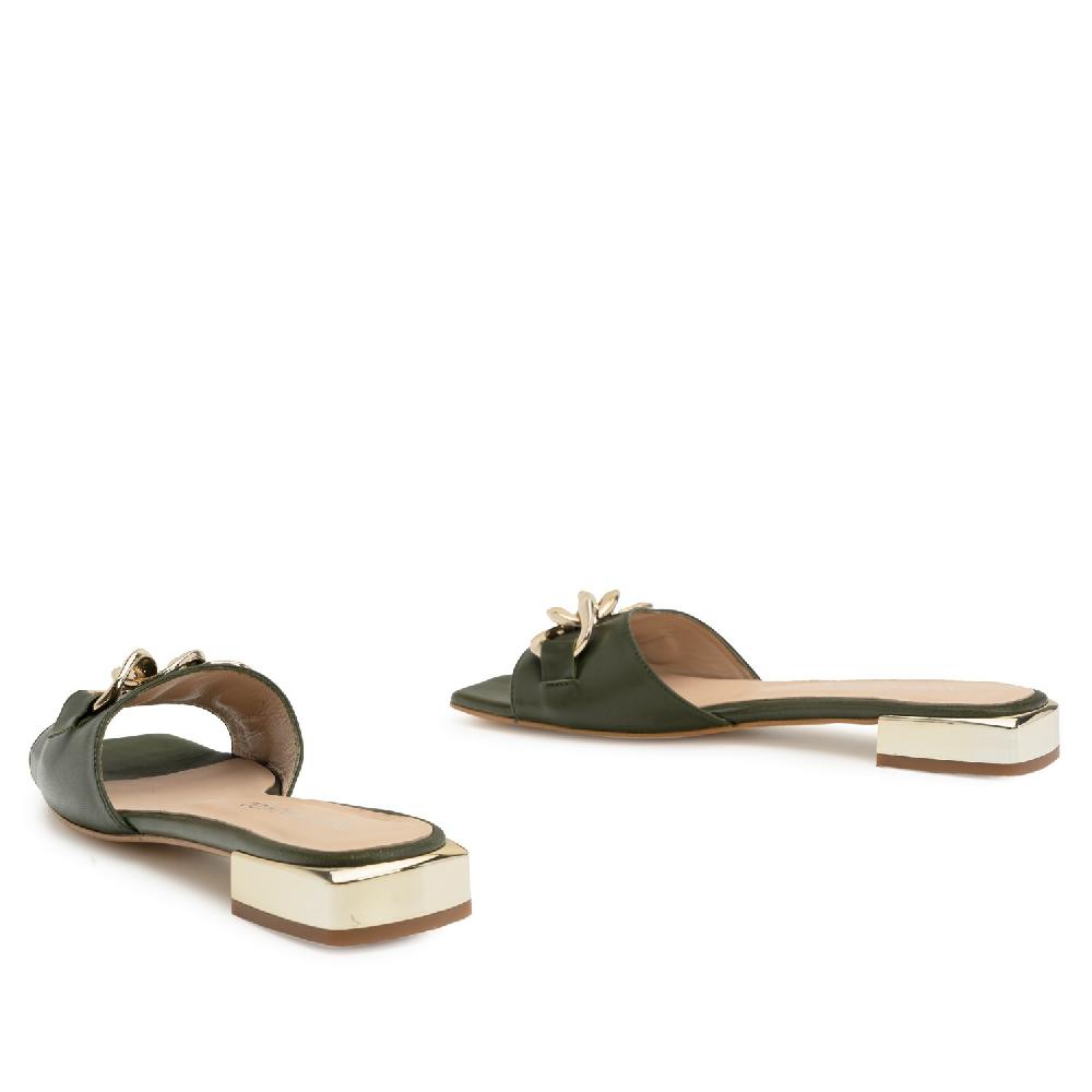 Andres Machado Sandalia Plana En Piel Kaki Con Cadena