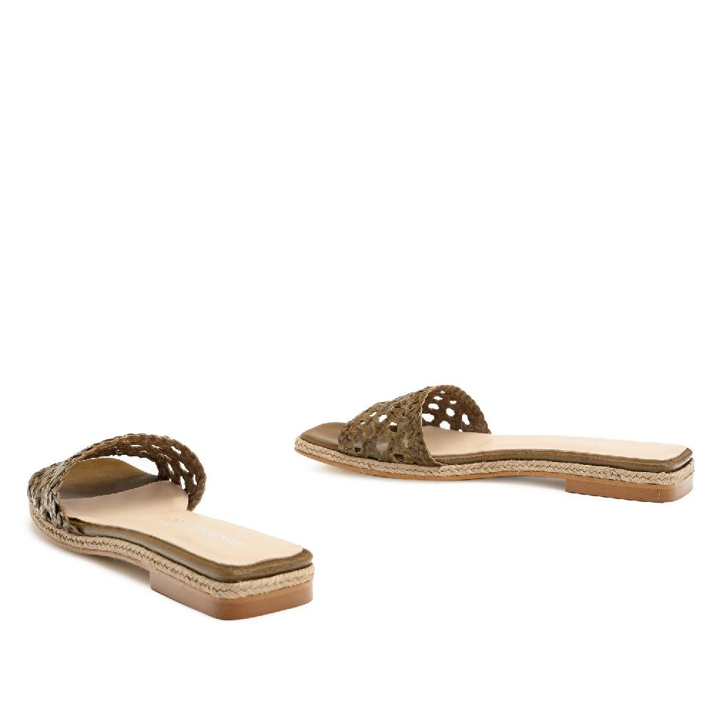 Andres Machado Sandalia Plana En Piel Trenzada Kaki