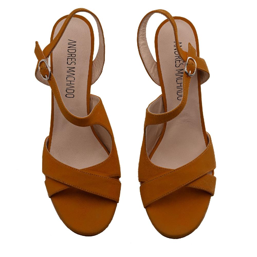 Andres Machado Sandalias Con Tacón En Ante De Color Camel