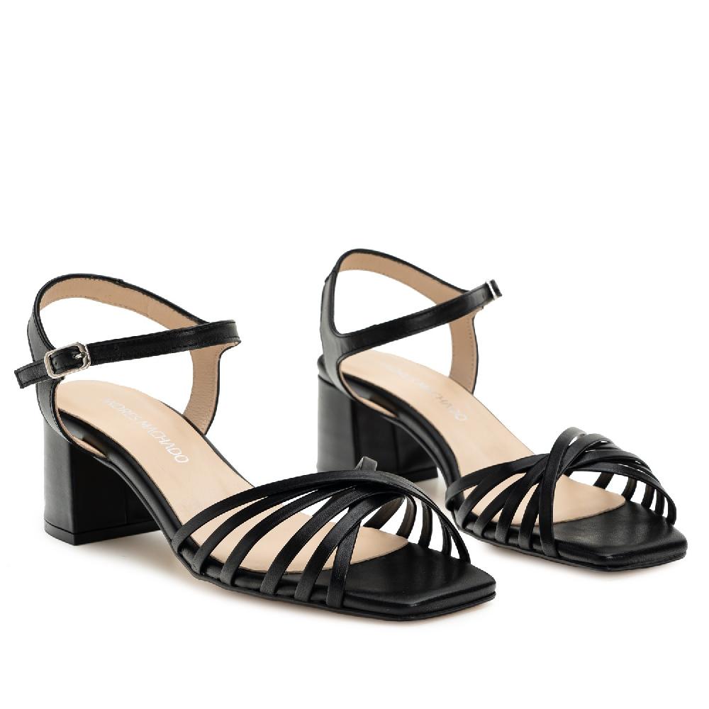 Andres machado Sandalias de tiras en piel lisa de color negro