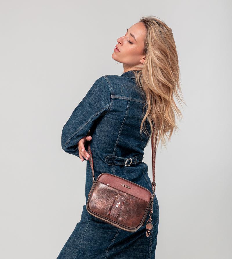 Anekke Outer Crossbody Bag With Flap