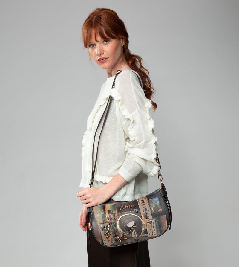 Anekke Shōen Oval Bag With Chain