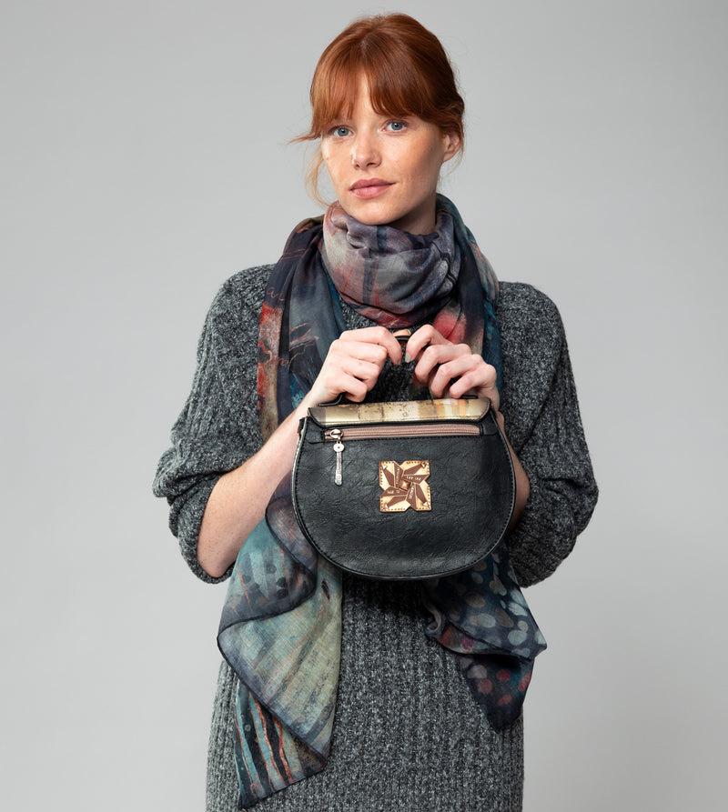 Anekke Shōen Oval Bag With Flap