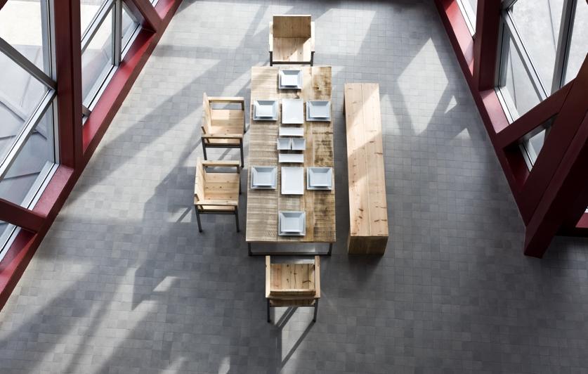 Antonio Miro Banco De Madera