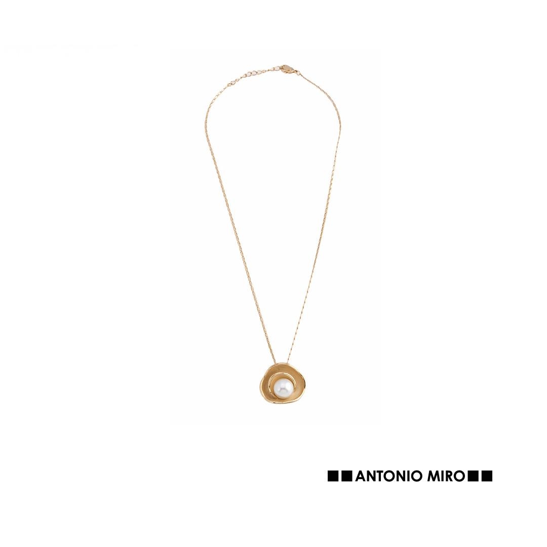 Antonio miro Collar