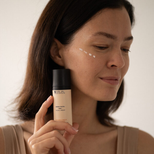 Arual CREMA FACIAL ANTIEDAD – PIELES SECAS Y MADURAS